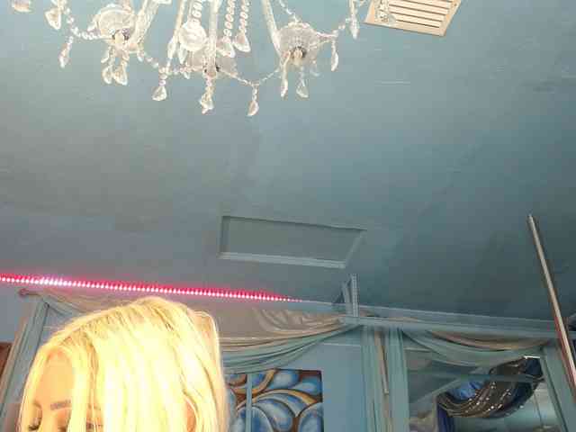 adrianna_fox webcam