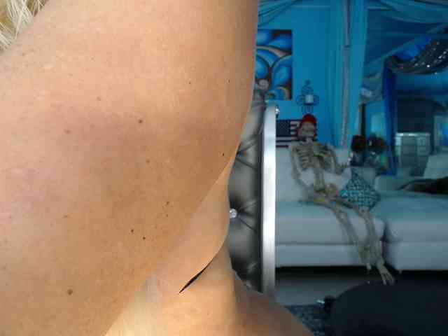 adrianna_fox webcam