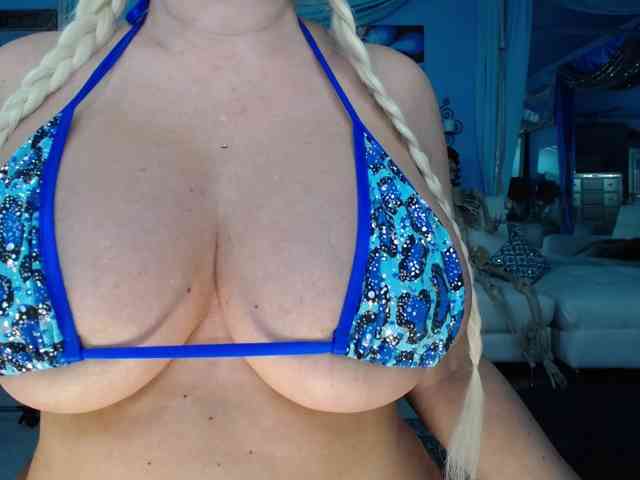 adrianna_fox