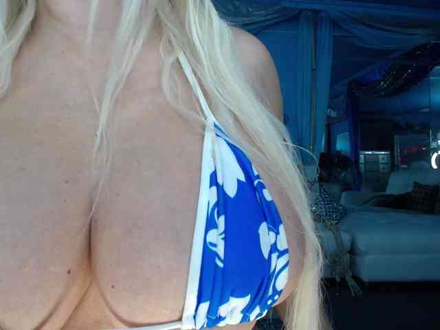 adrianna_fox