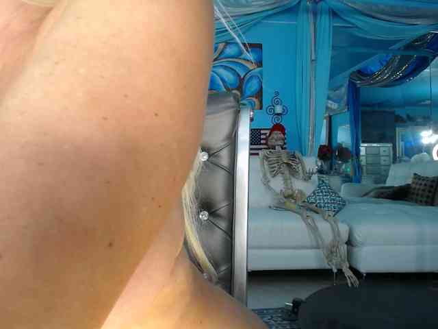 adrianna_fox webcam