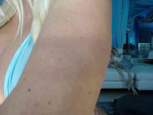 adrianna_fox webcam