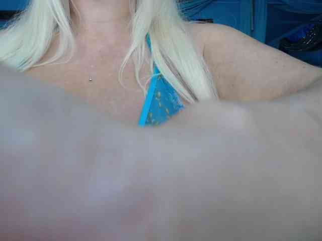 adrianna_fox webcam