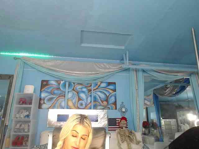 adrianna_fox webcam