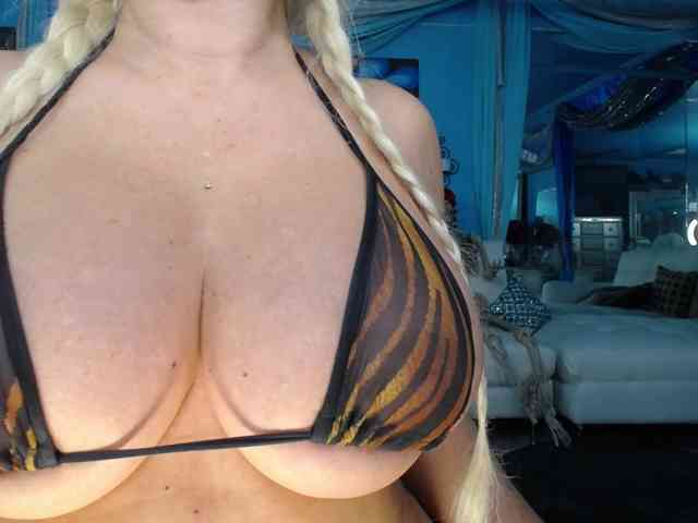 adrianna_fox