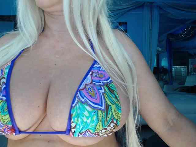 adrianna_fox webcam