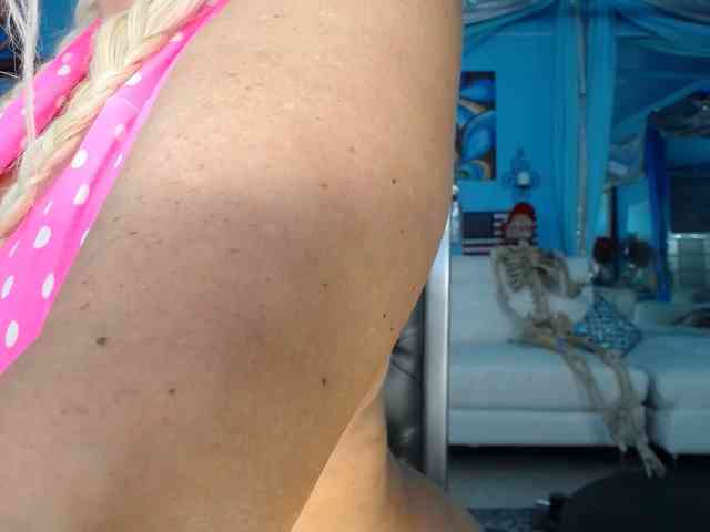 adrianna_fox webcam