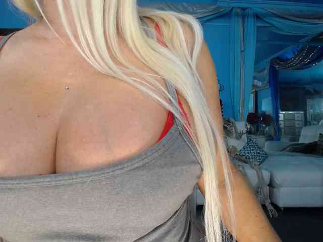 adrianna_fox webcam