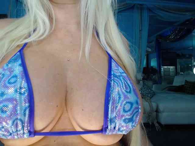 adrianna_fox webcam
