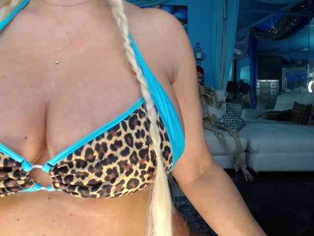 adrianna_fox