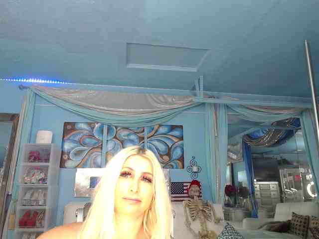adrianna_fox webcam