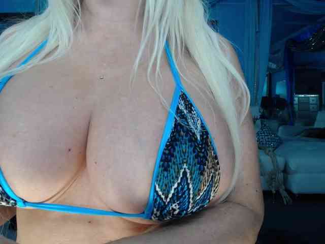 adrianna_fox webcam