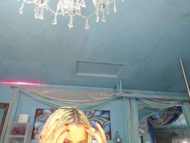 adrianna_fox webcam