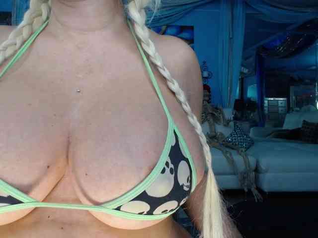 adrianna_fox
