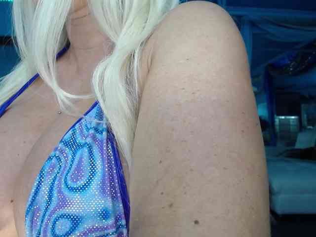 adrianna_fox webcam