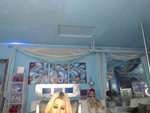 adrianna_fox