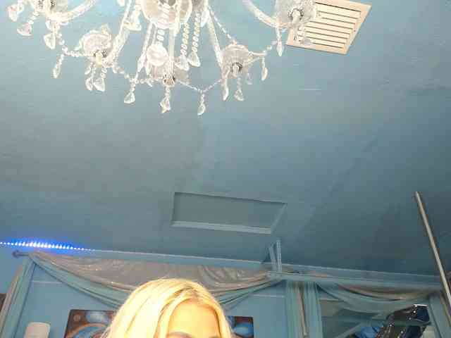 adrianna_fox webcam