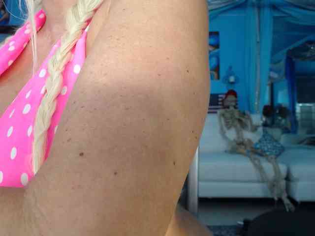 adrianna_fox webcam