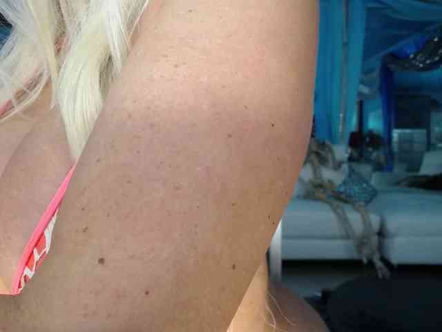 adrianna_fox