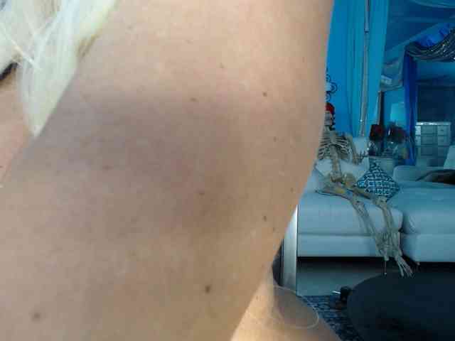 adrianna_fox webcam
