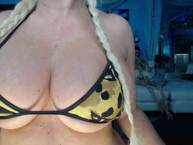 adrianna_fox