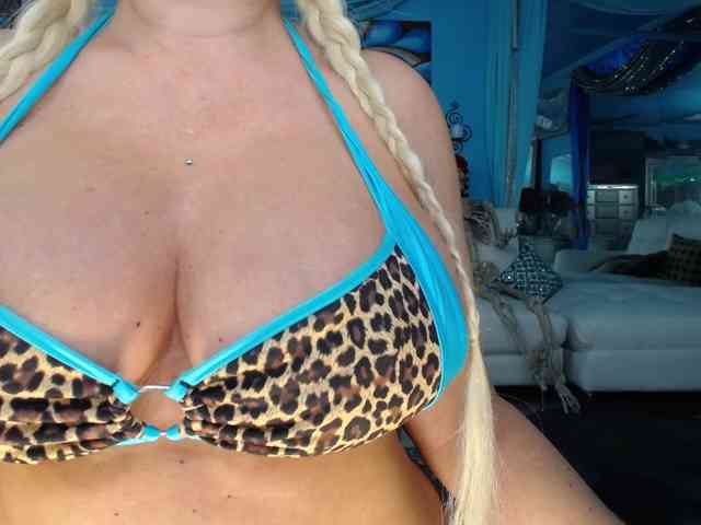 adrianna_fox