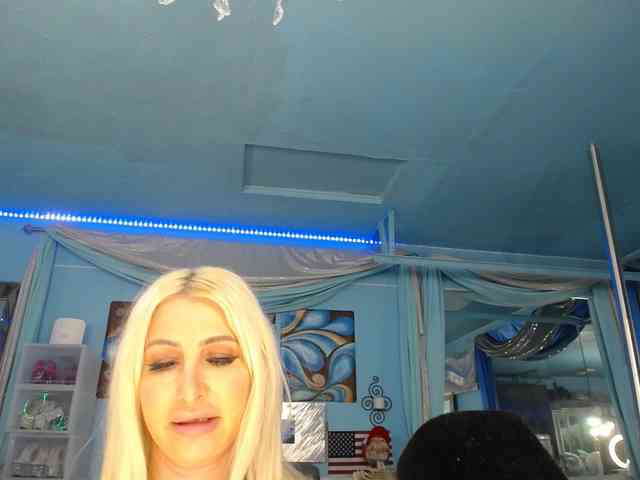 adrianna_fox adrianna_fox