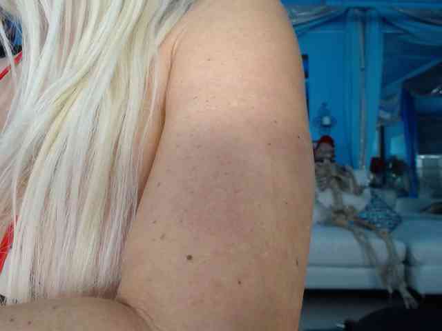 adrianna_fox