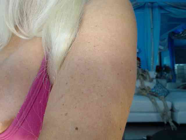 adrianna_fox webcam