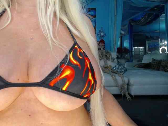 adrianna_fox webcam