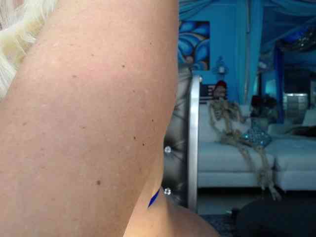 adrianna_fox