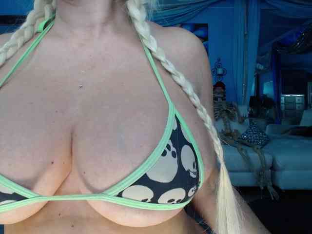 adrianna_fox