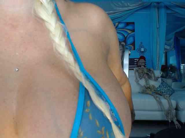 adrianna_fox Live Webcam on BongaCams