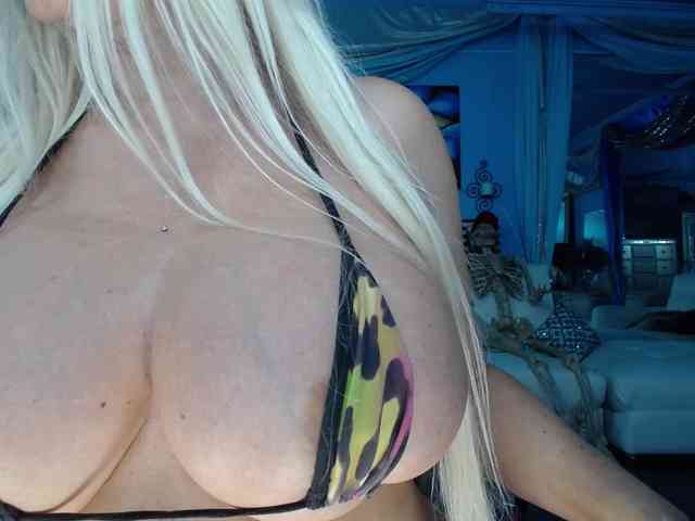 adrianna_fox