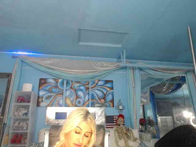 adrianna_fox webcam