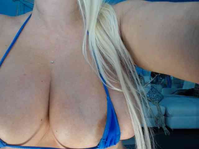 adrianna_fox webcam