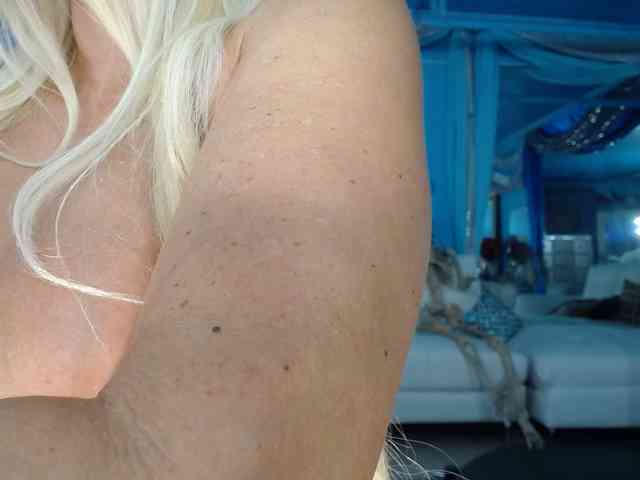 adrianna_fox webcam