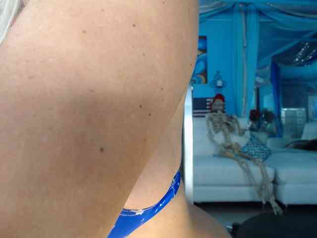 adrianna_fox