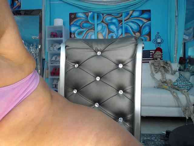 adrianna_fox webcam