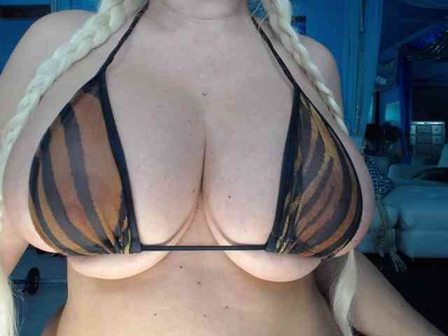 adrianna_fox