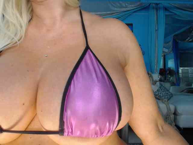 adrianna_fox