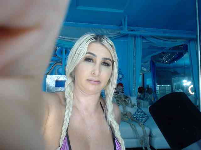 adrianna_fox webcam