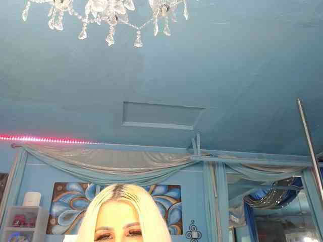 adrianna_fox webcam