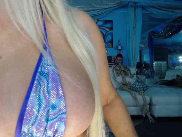 adrianna_fox webcam