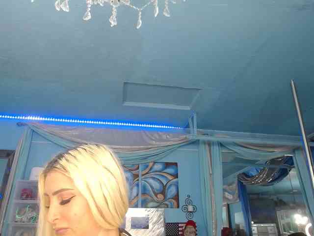 adrianna_fox