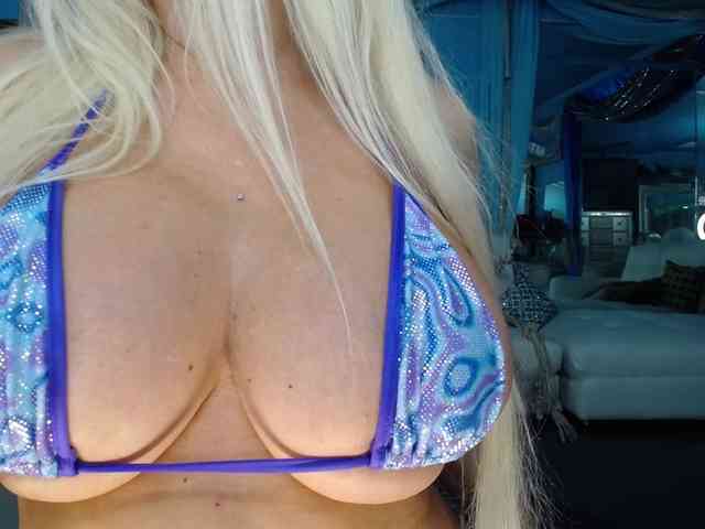 adrianna_fox webcam