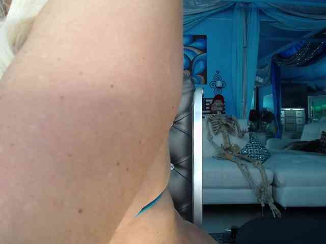 adrianna_fox
