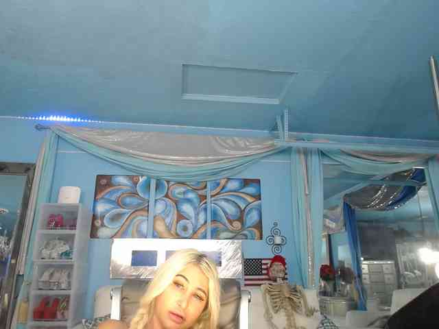 adrianna_fox webcam