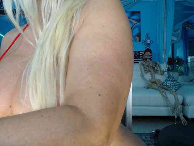 adrianna_fox