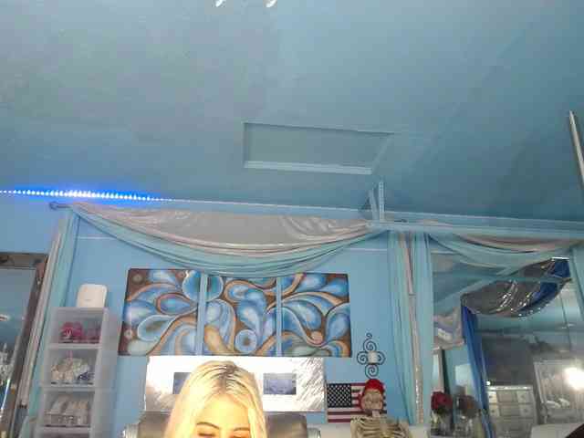 adrianna_fox webcam